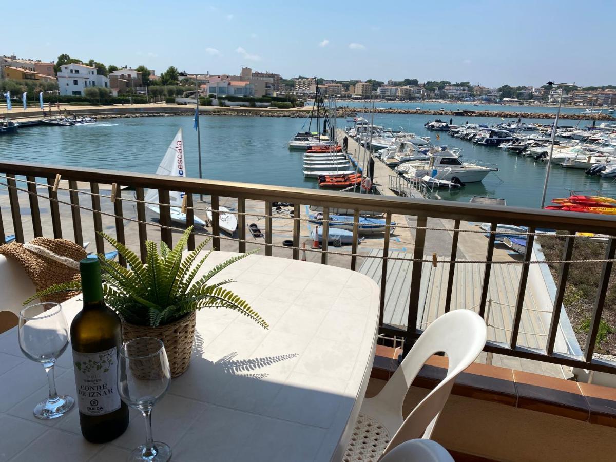 Precioso Apartamento En Primera Linea De Mar L' Escala Luaran gambar