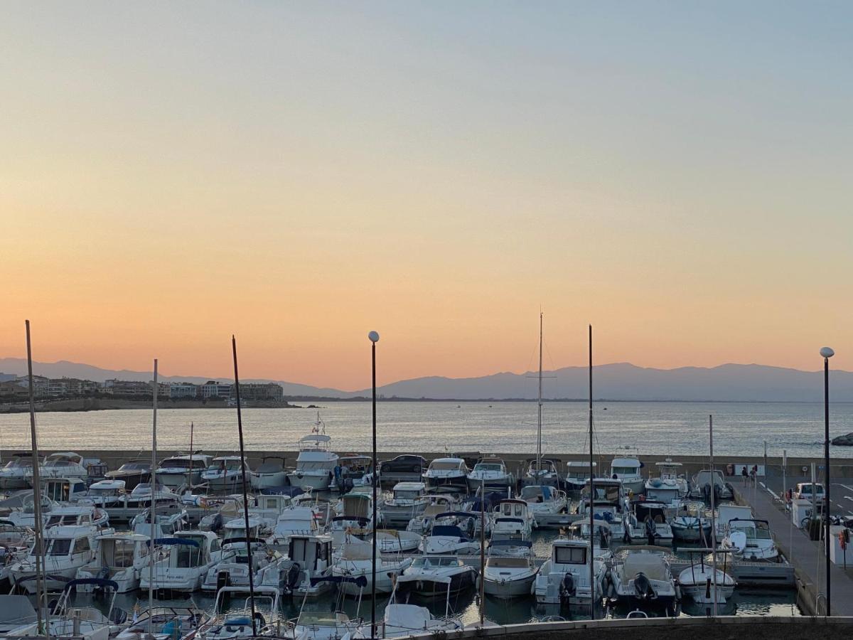 Precioso Apartamento En Primera Linea De Mar L' Escala Luaran gambar